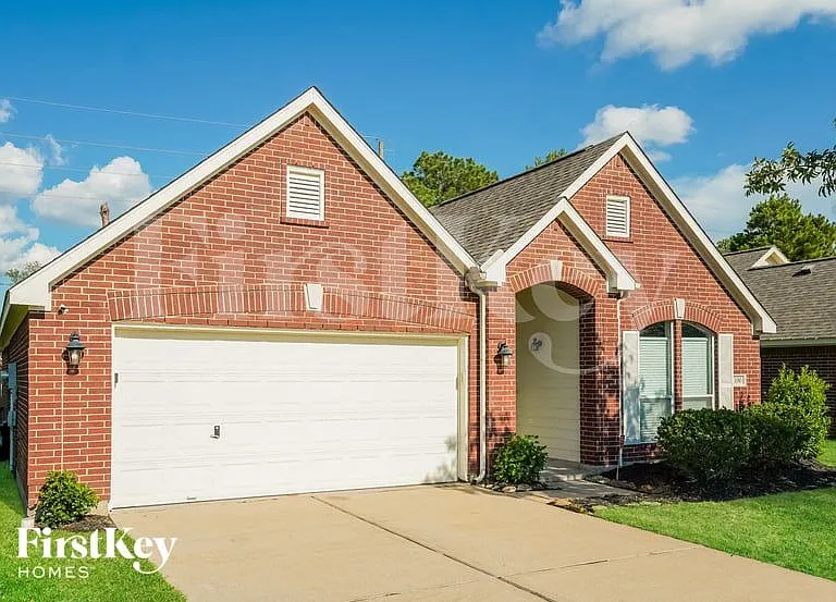 3310 Rainport Dr — Photo 2