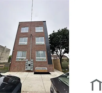 3 bed, $2,100 — Photo 3