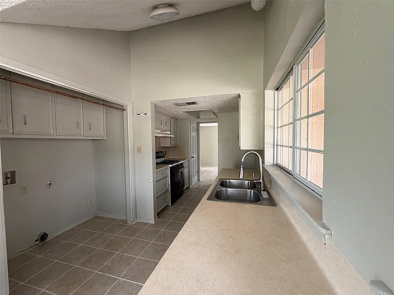 1412 Gatlinburg Dr — Photo 5