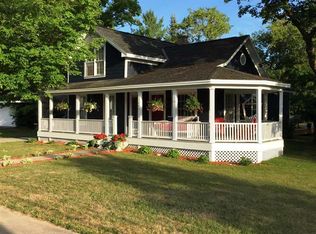 146 E Lake St, Harbor Springs, MI 49740