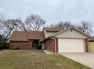 3006 NE Stratford Cir, Lawton, OK 73507