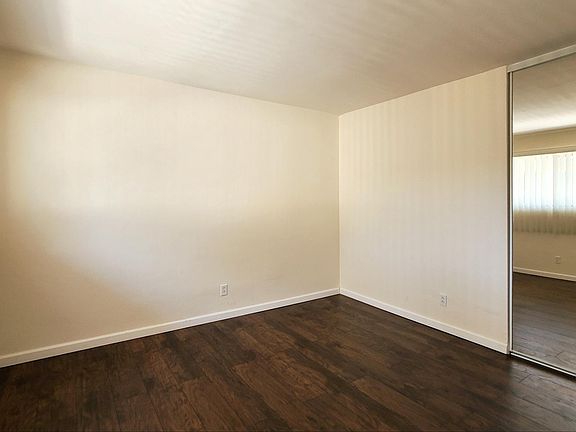 5th image of 1110 24th St #2B
