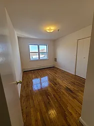 25-20 Crescent Street