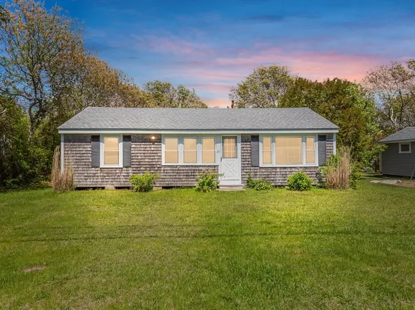 23 Balsam St, Fairhaven, MA 02719