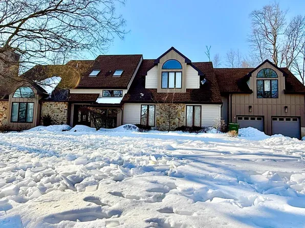 1426 Treetop Ln, Maple Glen, PA 19002