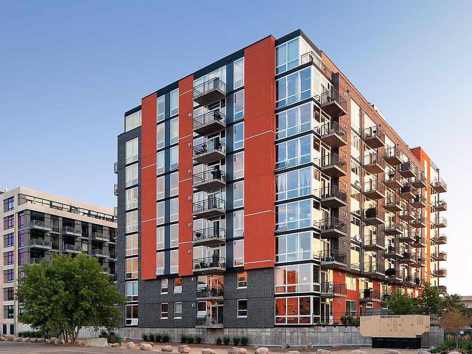 Great Condo Loft Living Conveniently located in the North Lo