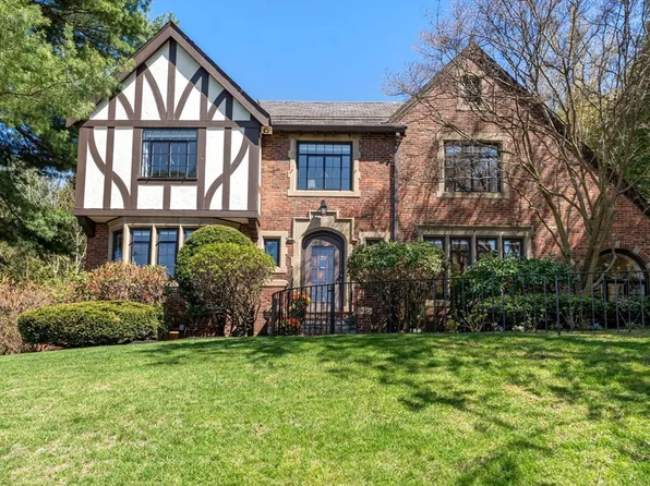 21 Woodchester Dr, Newton, MA 02467