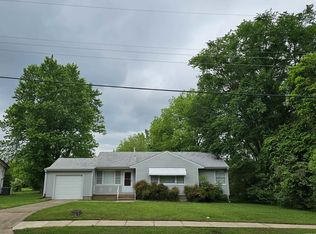 1207 Reeves Ave, Mena, AR 71953