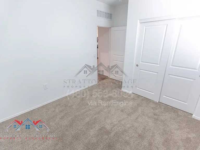 1330 W Hess Ave — Photo 24