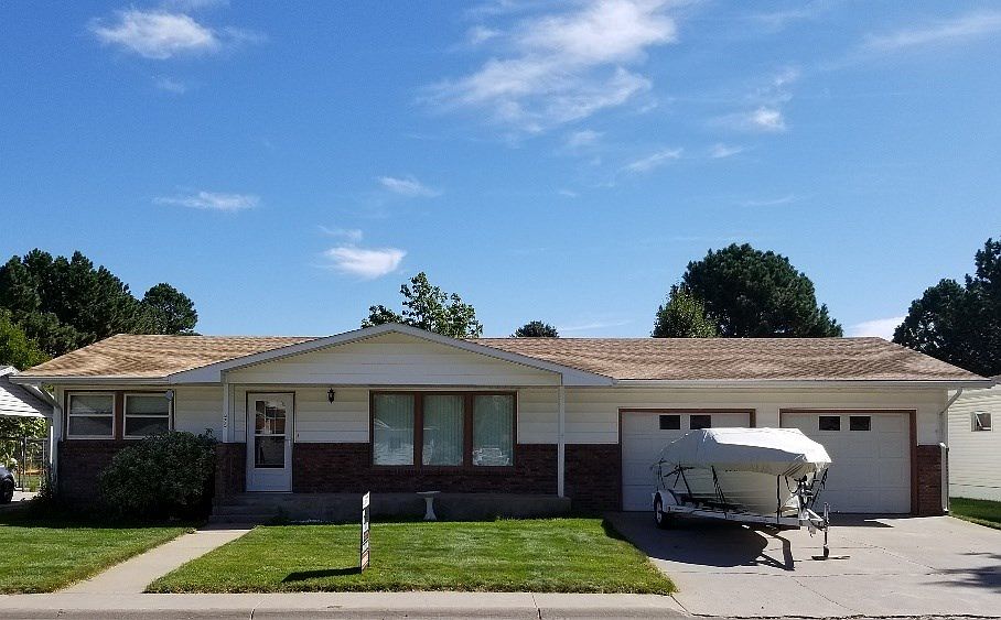 1st image of 825 Logan Ave