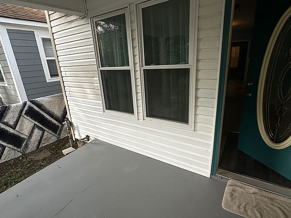 2nd image of 2850 Adams St