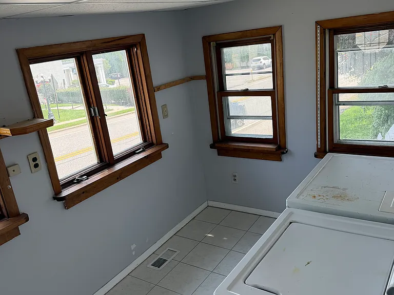 243 E Central Ave — Photo 3