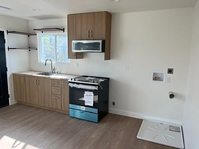 S Walnut Ave — Photo 10