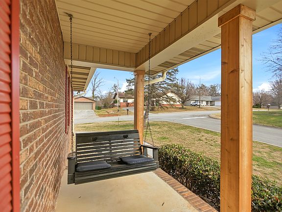 4th image of 1501 Woodbury Ct