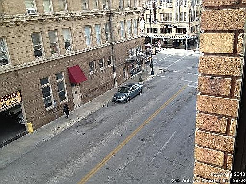1st image of 505 E Travis St