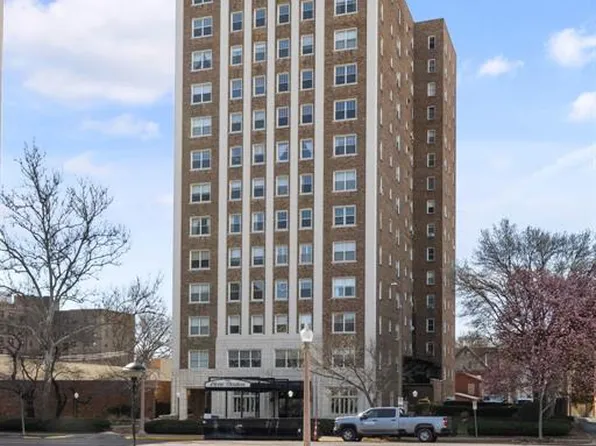 4440 Lindell Blvd APT 701, Saint Louis, MO 63108