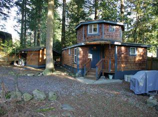 8400 Holly Ln, Maple Falls, WA 98266