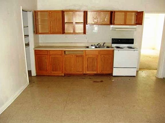 3rd image of 713 Dinwiddie St