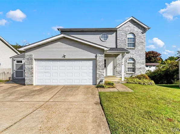 3914 Country Club Dr, Imperial, MO 63052