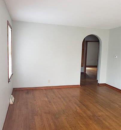 5th image of 617 S 26th St