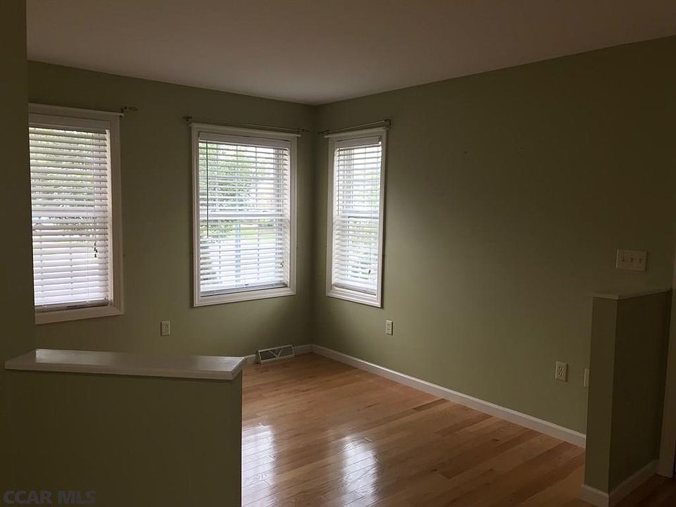 2nd image of 141 Lincoln Ave