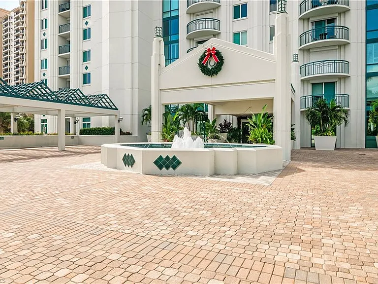 7515 Pelican Bay Blvd #7B — Photo 27