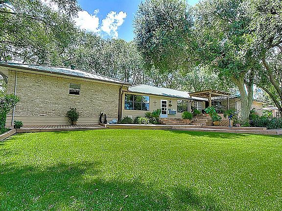5th image of 406 Hidden Creek Cir