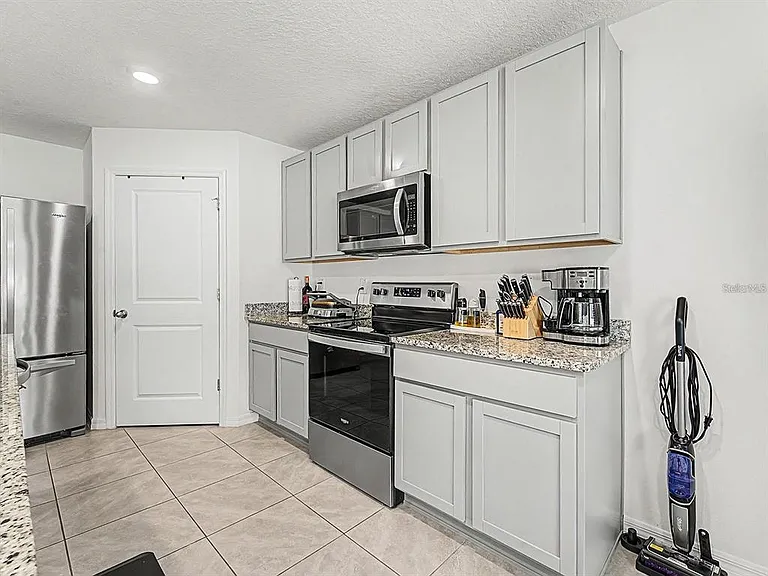 13484 Mylion Way — Photo 2