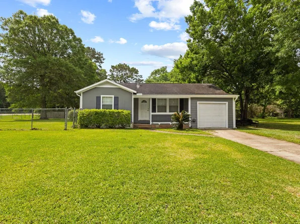 8455 Frazier Dr, Beaumont, TX 77707