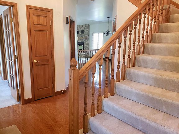 2nd image of 1565 Kenilworth Ct