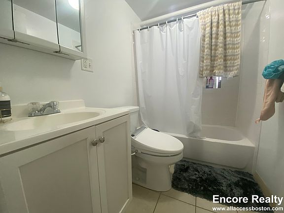 4th image of 1589-1595 Beacon St #A