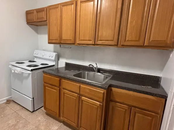 124 Fort George Avenue image 1 of 14