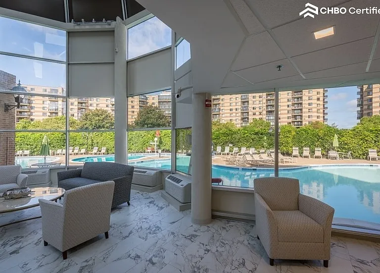 8380 Greensboro Dr #810 — Photo 3