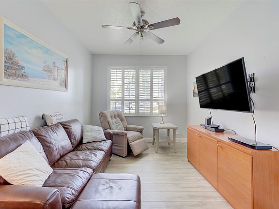 5th image of 535 NW Cortina Lane