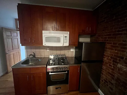 Rented by GPS Realty NYC | media 16