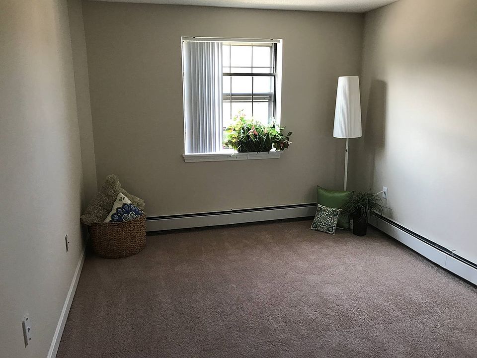 Brookstone Manor 135 Elm St Milford NH Zillow