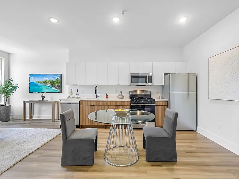 30 McAdoo Ave #305 — Photo 3