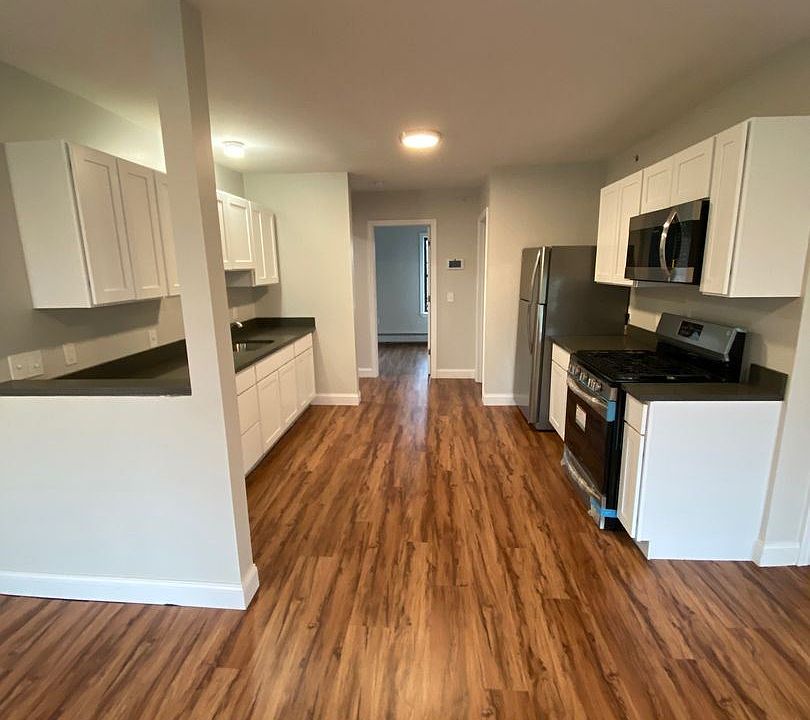 1st image of 156 Washington St APT 3
