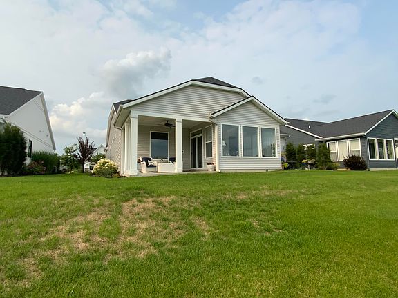 4th image of 2942 Isle Water Dr