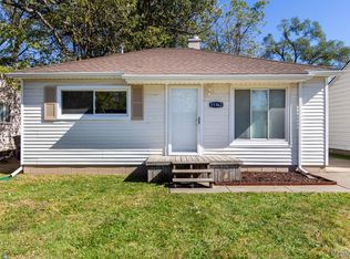 11163 Jackson St, Taylor, MI 48180