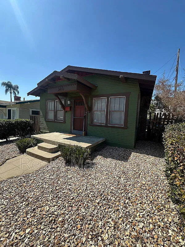 2 bed, 1.0 bath, 712 sqft, $4,100 — Photo 2