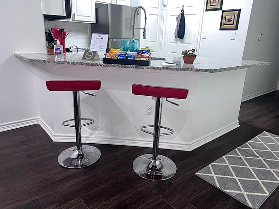 4th image of 8645 N Macarthur Blvd #2069