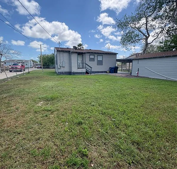 1341 Daytona Dr — Photo 3