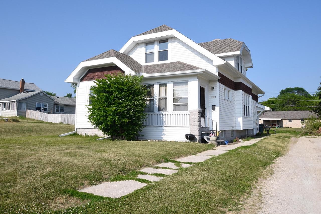 2011 Salisbury ROAD, West Bend, WI 53090 Zillow