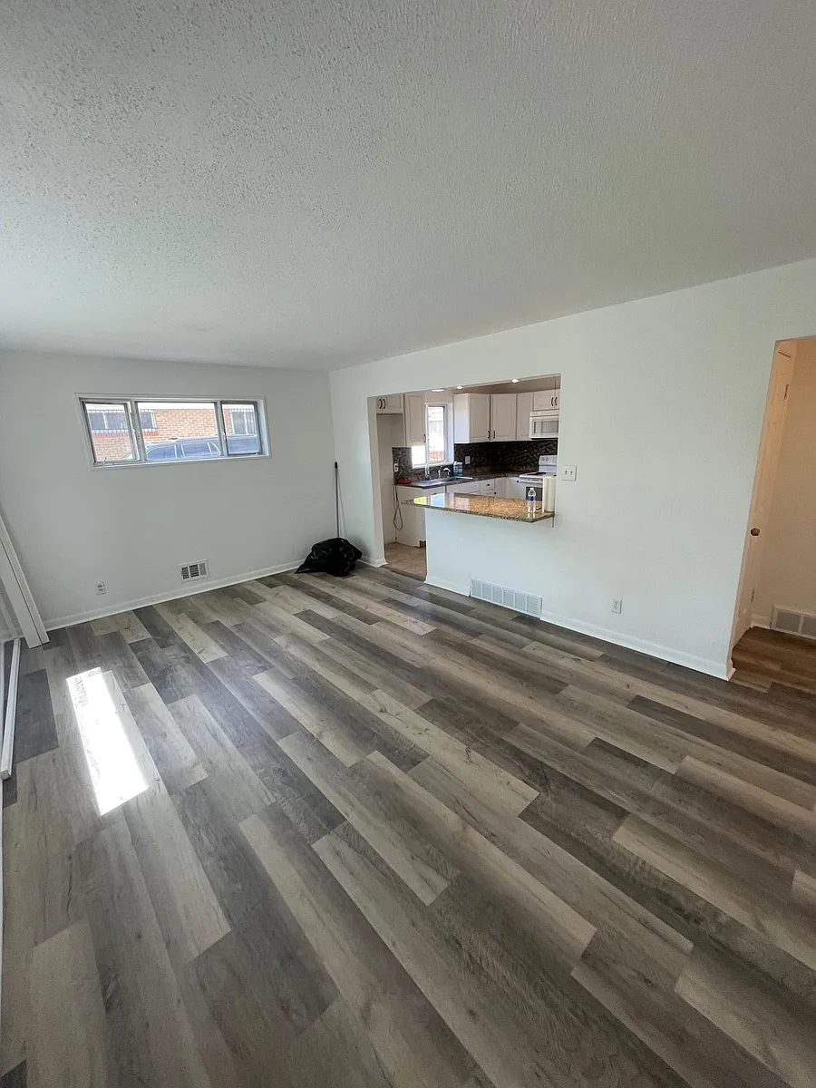 Building Photo - 7060 Larsh Dr