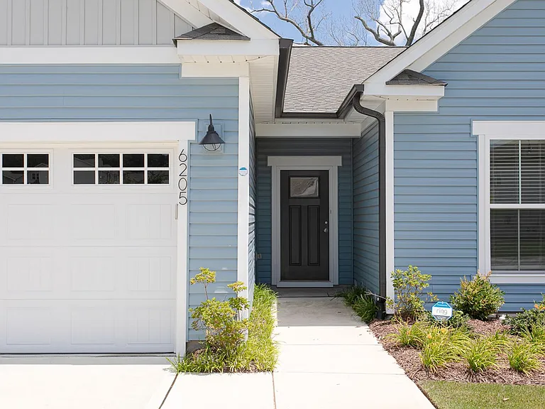 6205 Lakefront St — Photo 2