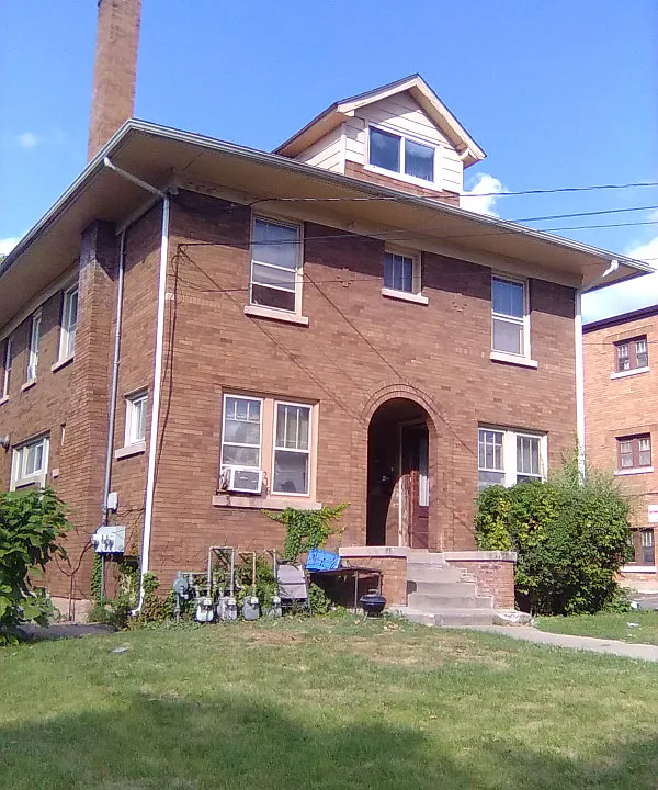 216 Jefferson Ave #2