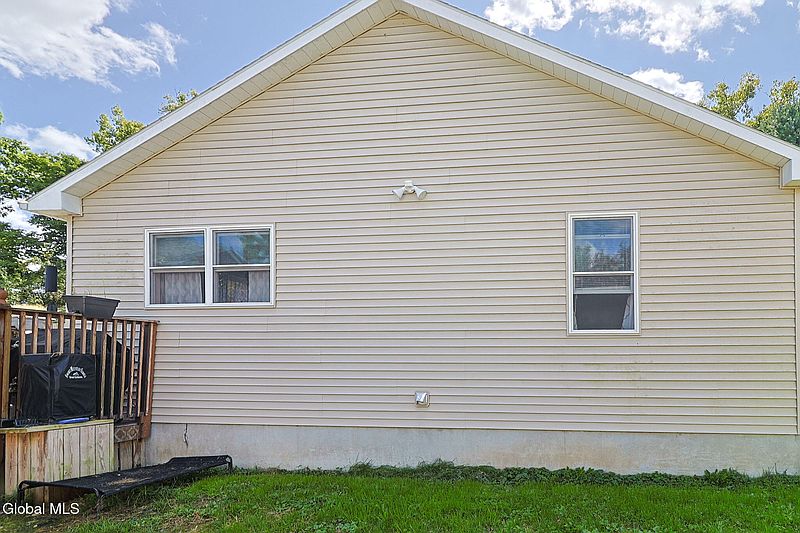 3rd image of 37 Marion Avenue