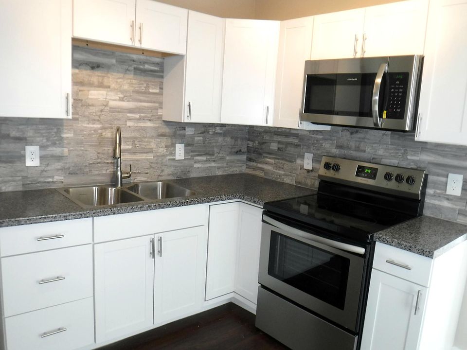 1st image of 205 E Market St