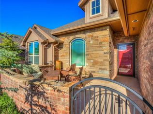 1009 Lindsey Ln, Moore, OK 73160